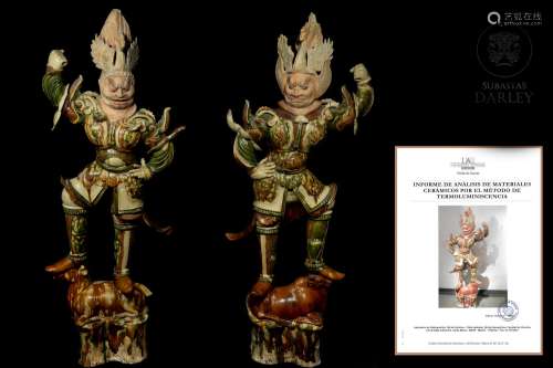 Pair of 'Lokapala' guardians in Sancai-glazed ware, Tang dyn...