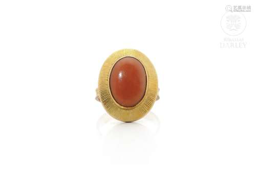 18k Yellow gold and coral ring