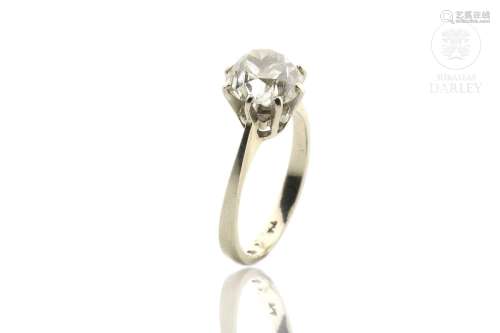 Solitaire Ring in 18k white gold, with an old-cut diamond