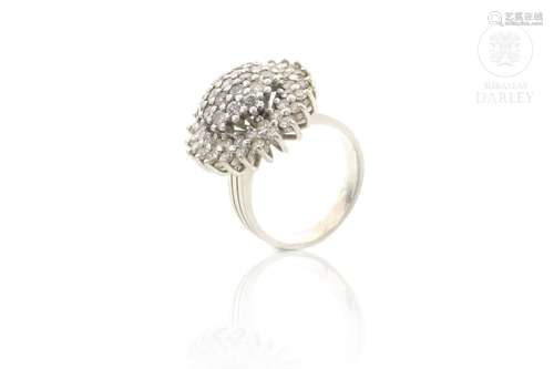 18k white gold ring with diamonds