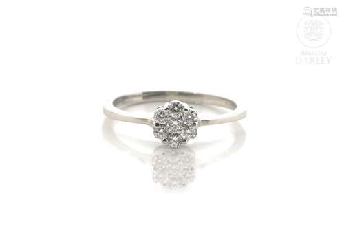 Ring in 18k white gold with diamonds