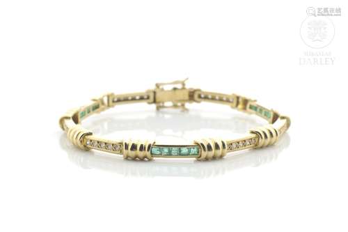 18k gold bracelet with diamonds and emeralds