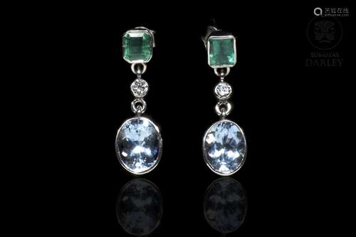 Earrings in 18k white gold with diamonds