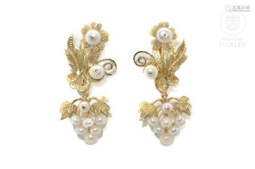 18k yellow gold flower and cluster earrings