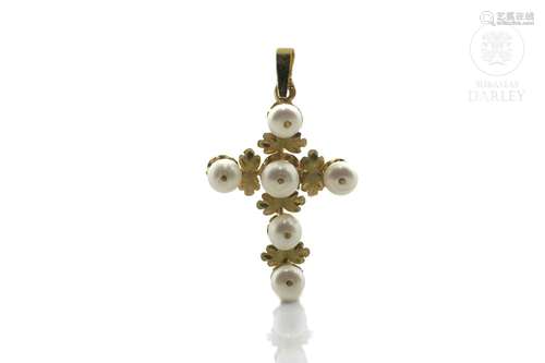 18k yellow gold cross with leaves and six pearls