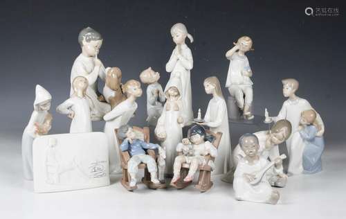 Thirteen Lladro figures