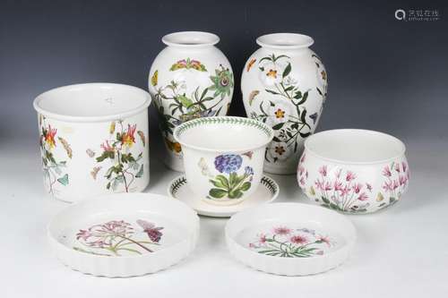 Seven pieces of Portmeirion Botanic Garden tablewares