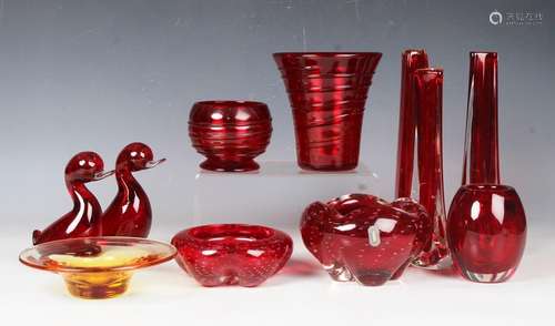 A mixed group of mostly Whitefriars glass