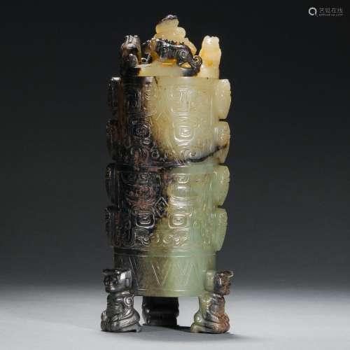Ming Dynasty or Before,Hetian Jade Beast Pattern Bottle
