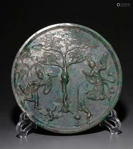 Bronze mirror of Chang 'e in the moon Palace of the Tang...