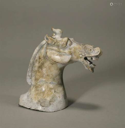 Horse head of Han Dynasty (with residue)