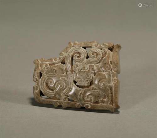 Jade ornaments with dragon pattern in Warring States period