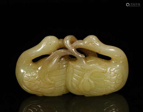 Yellow jade double geese in the Qing Dynasty