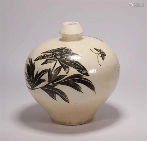 Song Dynasty Cizhou kiln flower and butterfly pattern loo bo...