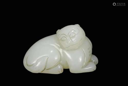 Qing Dynasty Hetian white jade seed material Rui beast