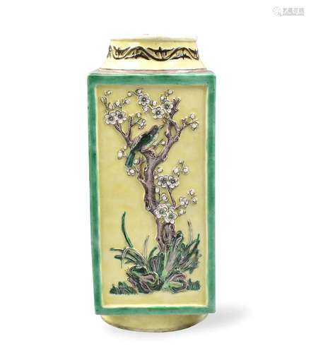 Chinese Sancai Glazed Squared Vase, 19/20th C.