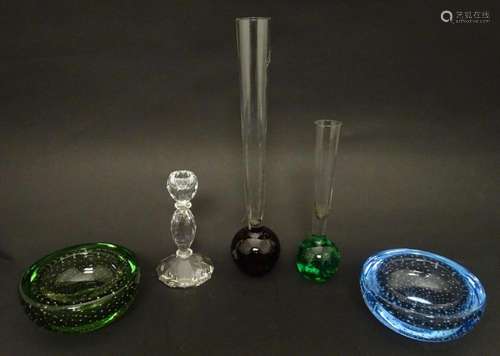 Assorted studio / art glass to include examples by Whitefria...