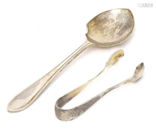 A silver preserve spoon hallmarked Sheffield 1959, maker Vin...