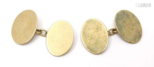 A pair of 9ct gold cufflinks