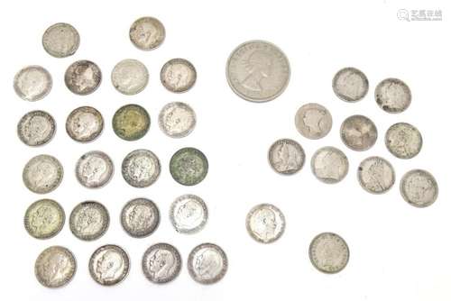 Coins : A quantity of assorted Victorian and later threepenc...