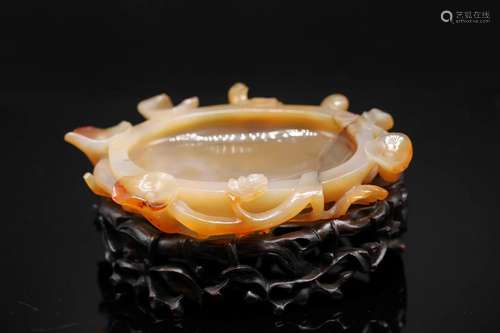 An Agate 'Lotus' Brush Washer, Qing Dynasty (Lyon &a...