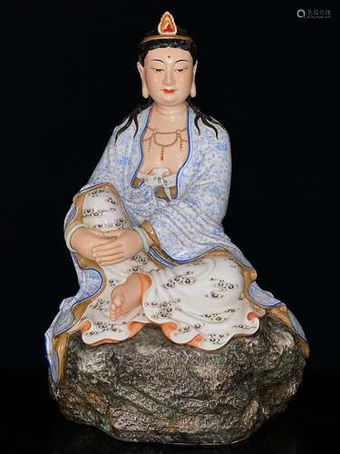 CHINESE POLYCHROME ENAMEL FIGURE OF GUANYIN, 'CENG LONGS...