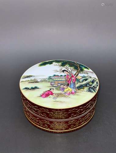 CHINESE GILDED ON POLYCHROME ENAMEL BOX DEPICTING 'FIGUR...