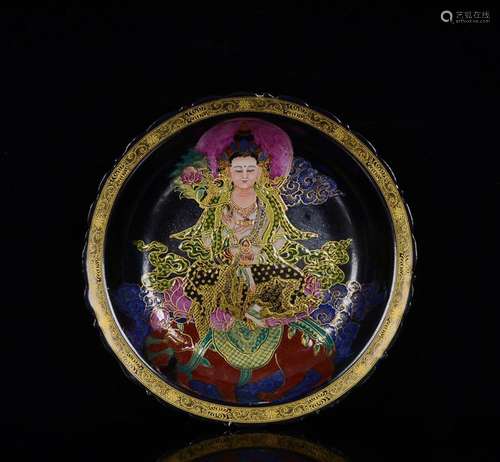 CHINESE GILDED ON PAINTED-ENAMEL CHARGER DEPICTING 'THAN...