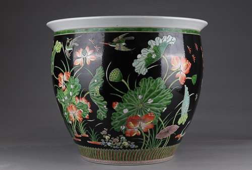 CHINESE BLACK-GROUND FAMILLE-ROSE CROCK DEPICTING 'LOTUS...