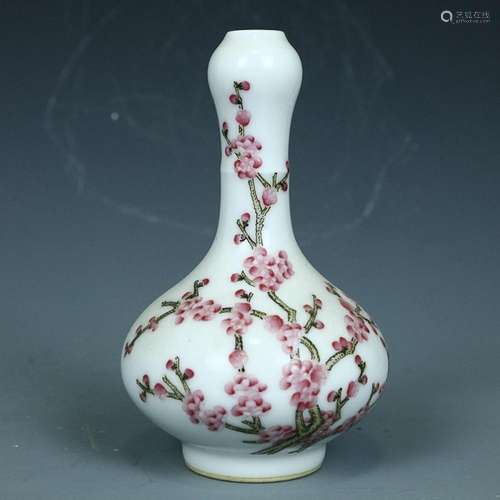 CHINESE FAMILLE-ROSE GARLIC-HEAD VASE DEPICTING 'FLORAL&...