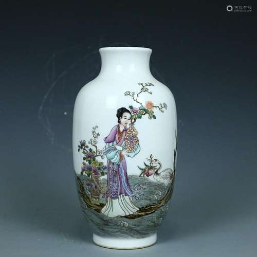 CHINESE FAMILLE-ROSE VASE DEPICTING 'MAIDEN', 'Q...