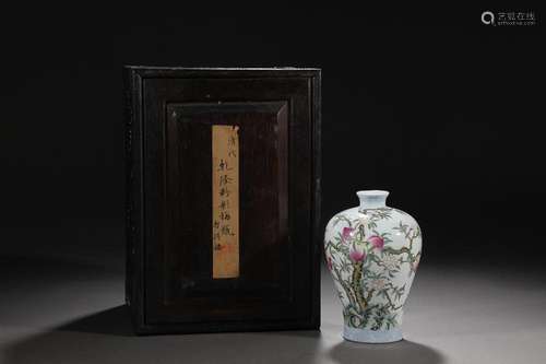 CHINESE FAMILLE-ROSE MEIPING VASE DEPICTING 'PEACH'