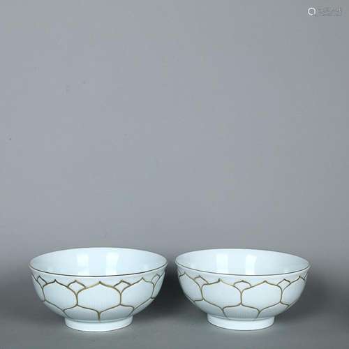 CHINESE GILDED ON PORCELAIN BOWL DEPICTING 'LOTUS', ...