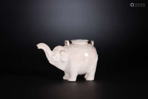 清 德化白釉泥塑大象型茶壶