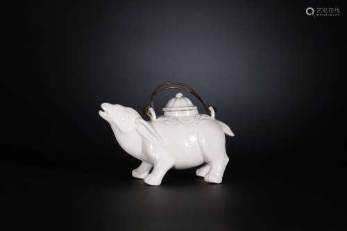 清 德化白釉泥塑兔子茶壶