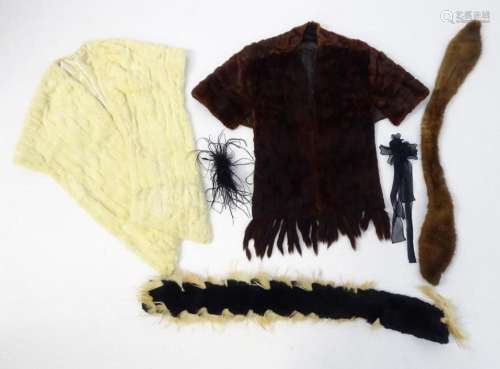 Vintage fashion / fashion: 4 fur stoles / scarves along with...
