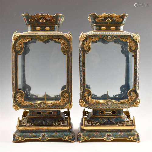 PAIR OF CHINESE CLOISONNEPALACE LAMP
