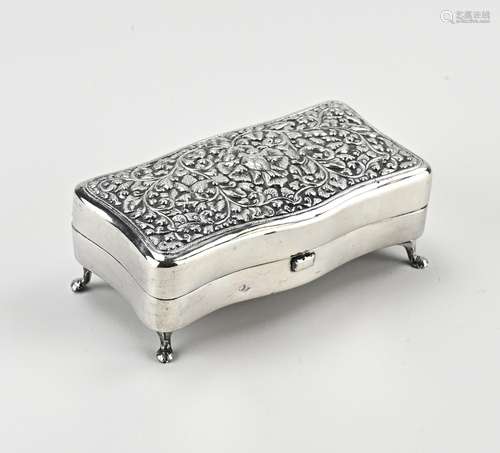 Silver lidded box Djokja