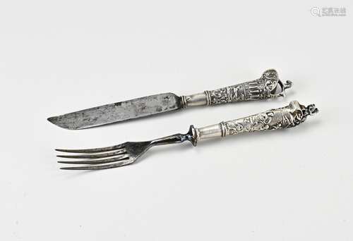 Travel cutlery with silverware