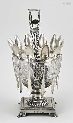 Sugar bowl with silverware