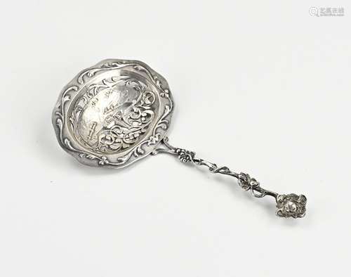 Silver wet fruit scoop