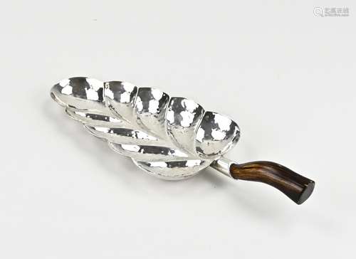 Silver shovel