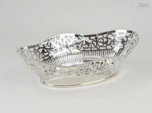 Silver sawn bread basket