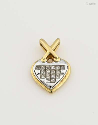 Gold heart pendant with diamond