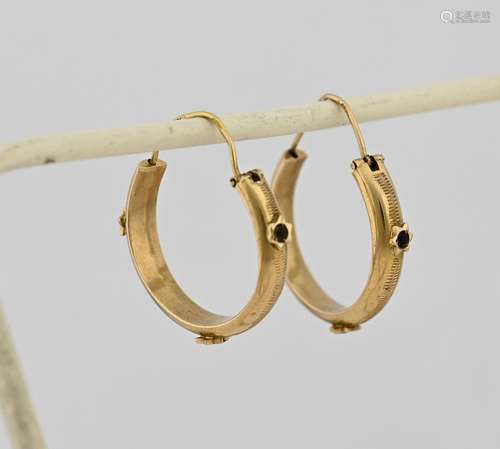 Gold earrings with stones