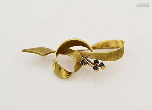 Gold sapphire brooch