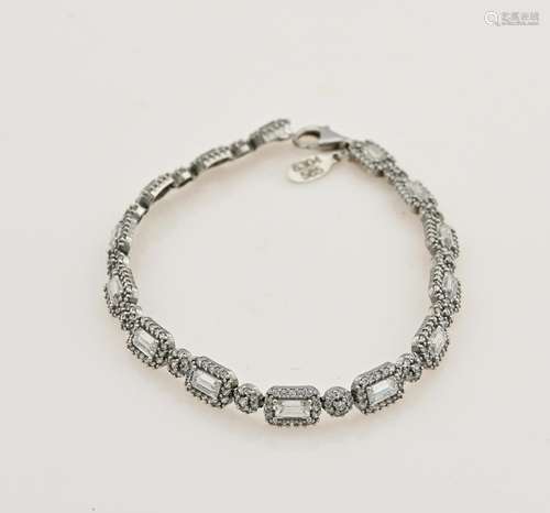 White gold bracelet with zirconia