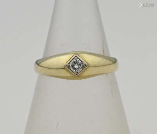 Gold ring with diamond