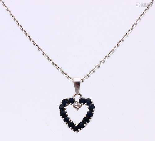 White gold necklace with sapphire heart pendant