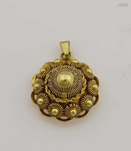 Gold pendant Zeeland button